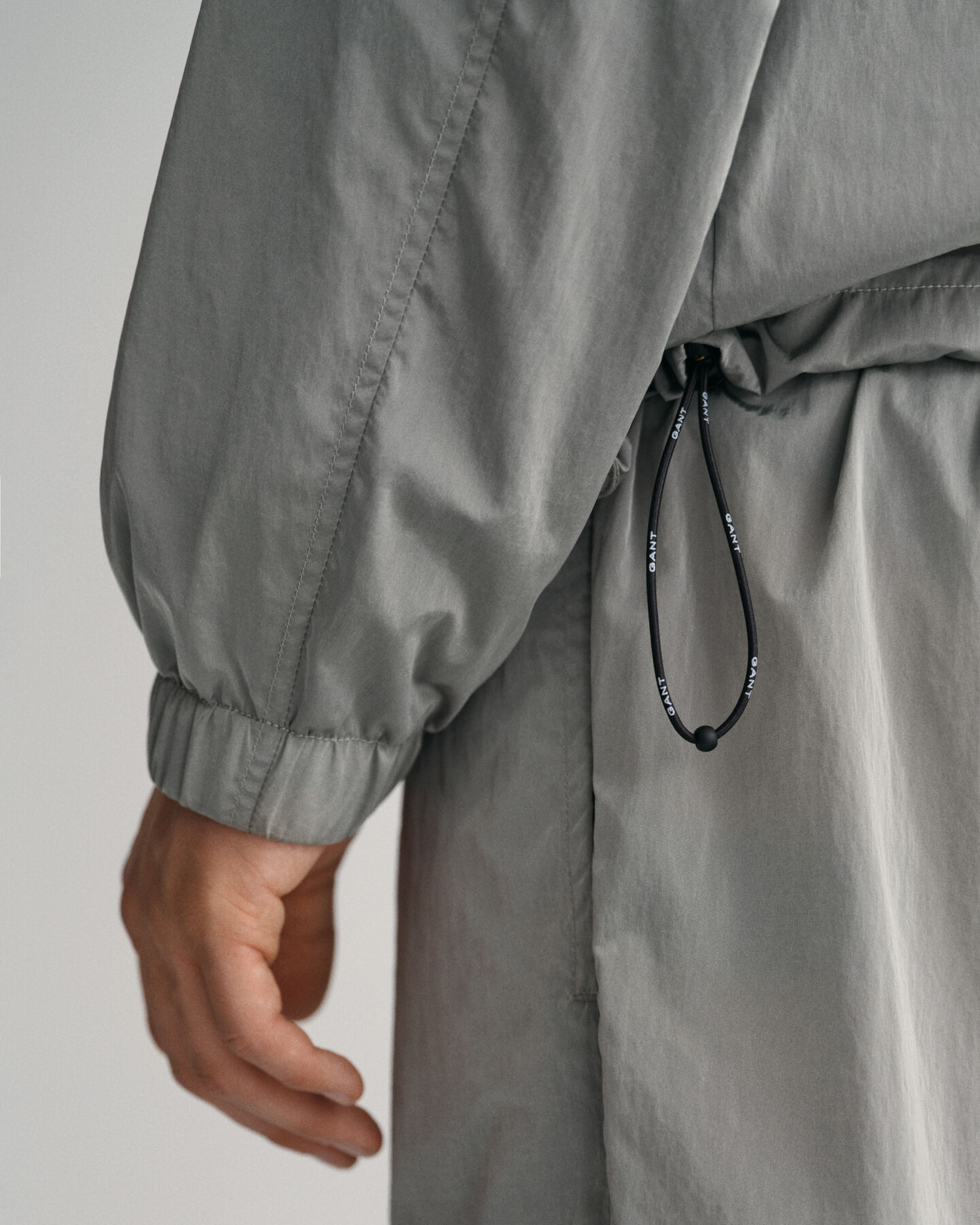 Kapuzenjacke mit 4 Taschen