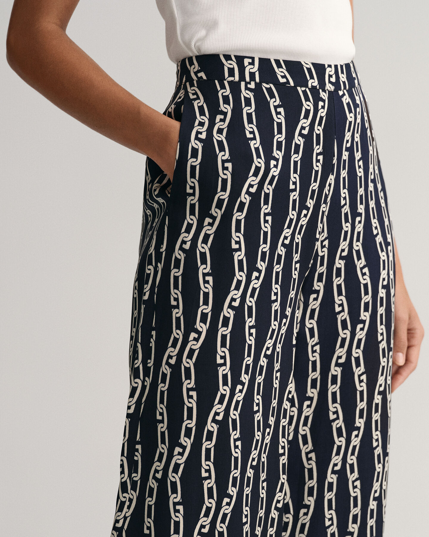 Chain Print Hose mit weitem Bein