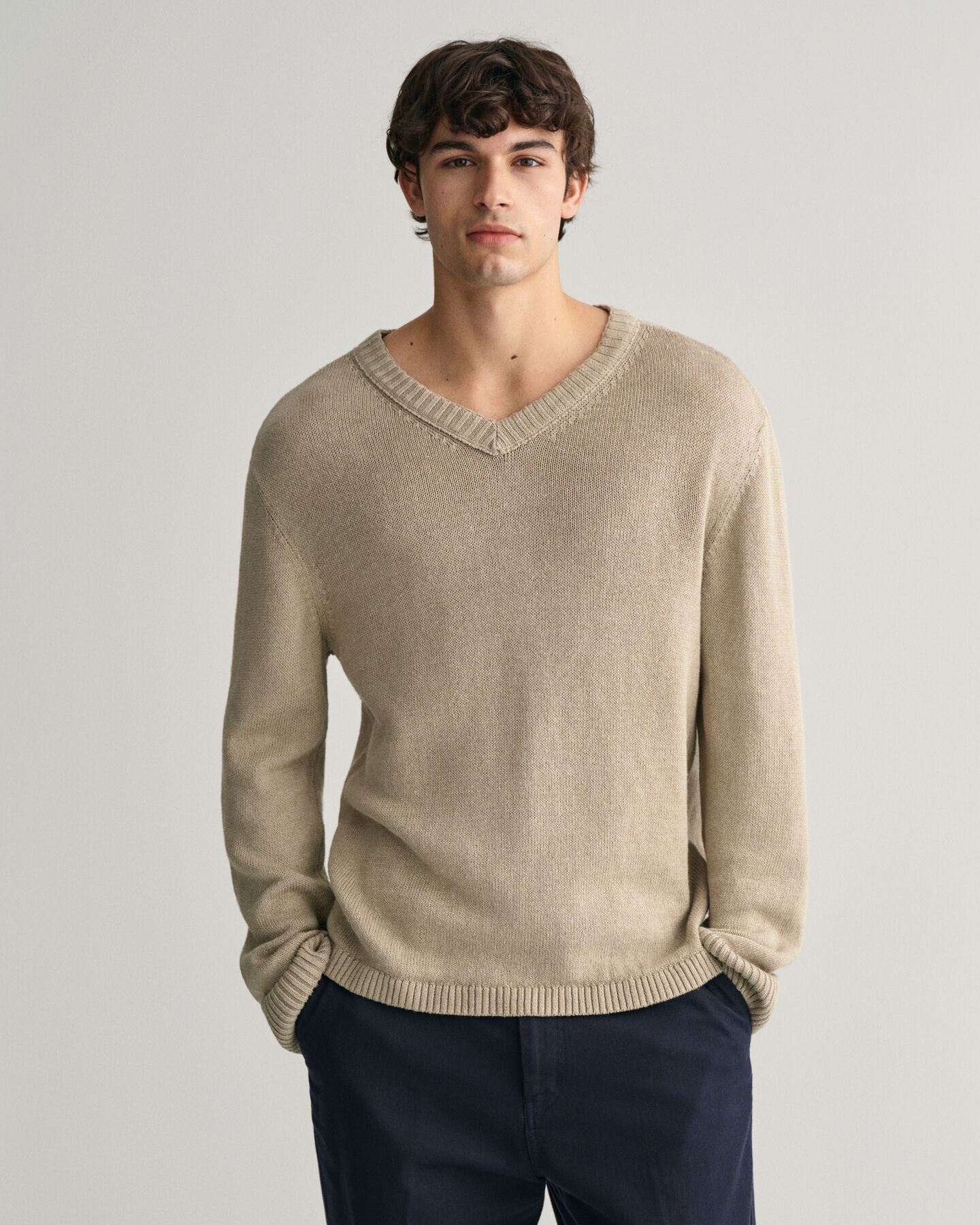 V-Neck Pullover aus Leinenmischgewebe