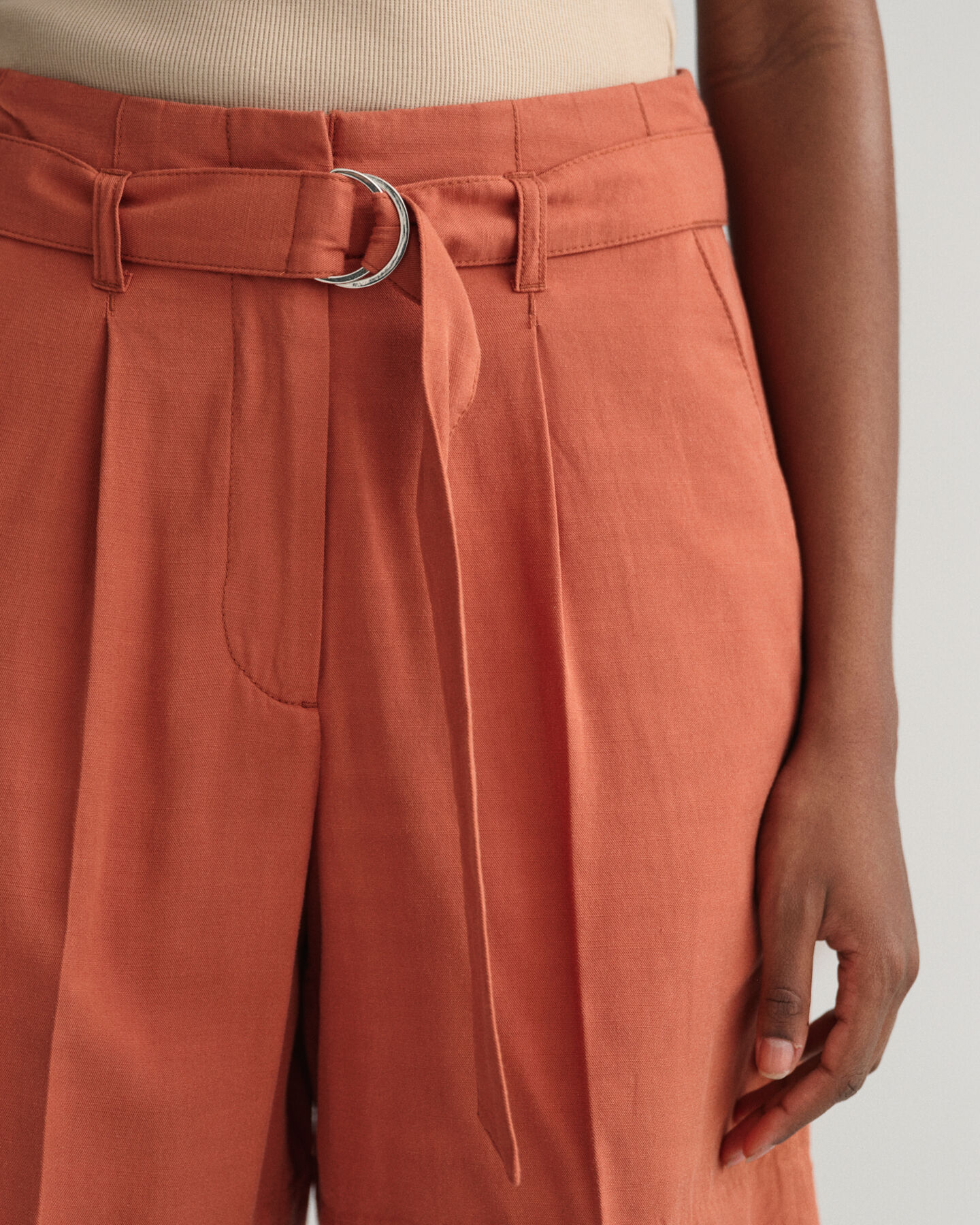 Relaxed Fit Shorts mit G&uuml;rtel