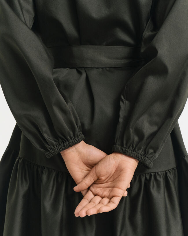 Langärmeliges Kleid aus Baumwollsatin