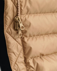 Leichter Daunenmantel