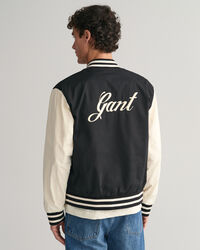 Leichte GANT Varsity Jacke