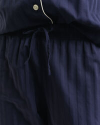 Gestreifter Schlafanzug in Geschenkbox