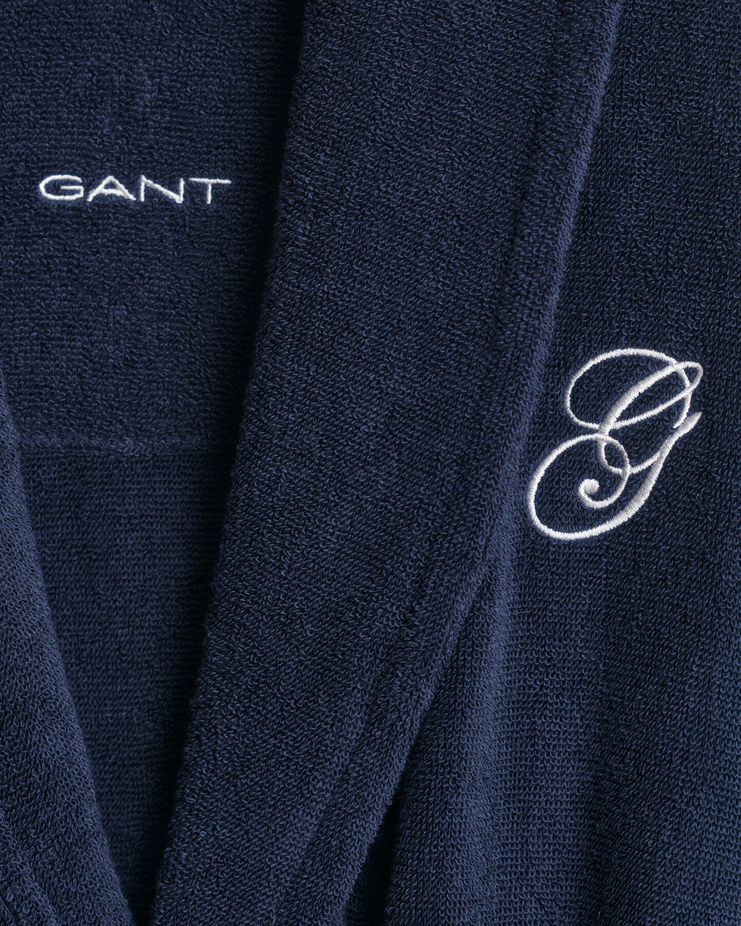 Bestickter Bademantel