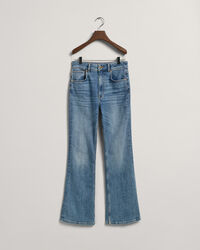 Jeans mit ausgestelltem Bein