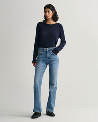 Jeans mit ausgestelltem Bein