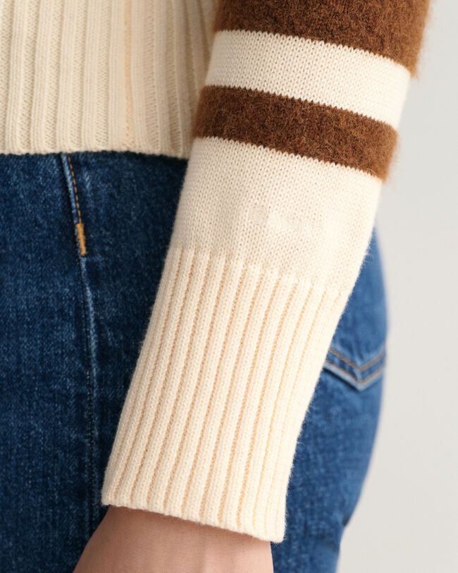 Rundhalspullover mit Blockstreifen