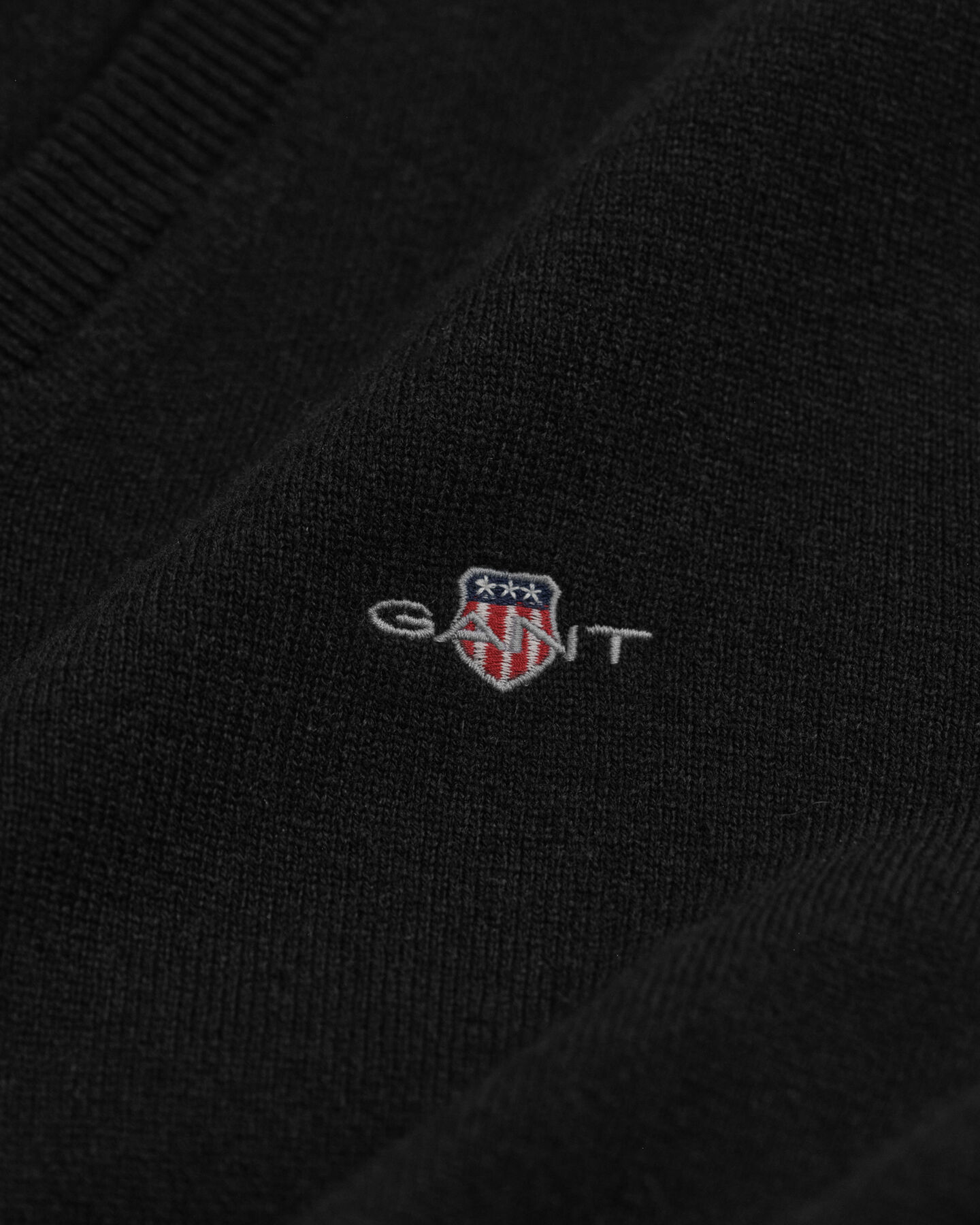 Superfine Lambswool V-Neck Pullover