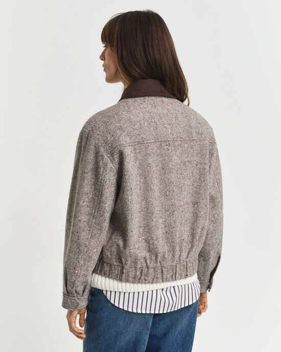 Wolljacke mit Kontrastkragen