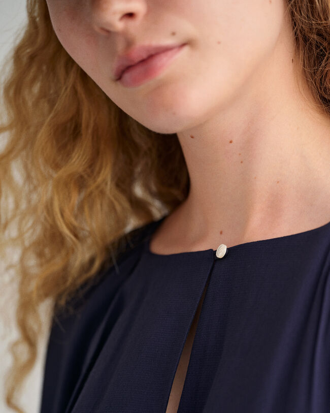 Kleid mit U-Boot-Ausschnitt