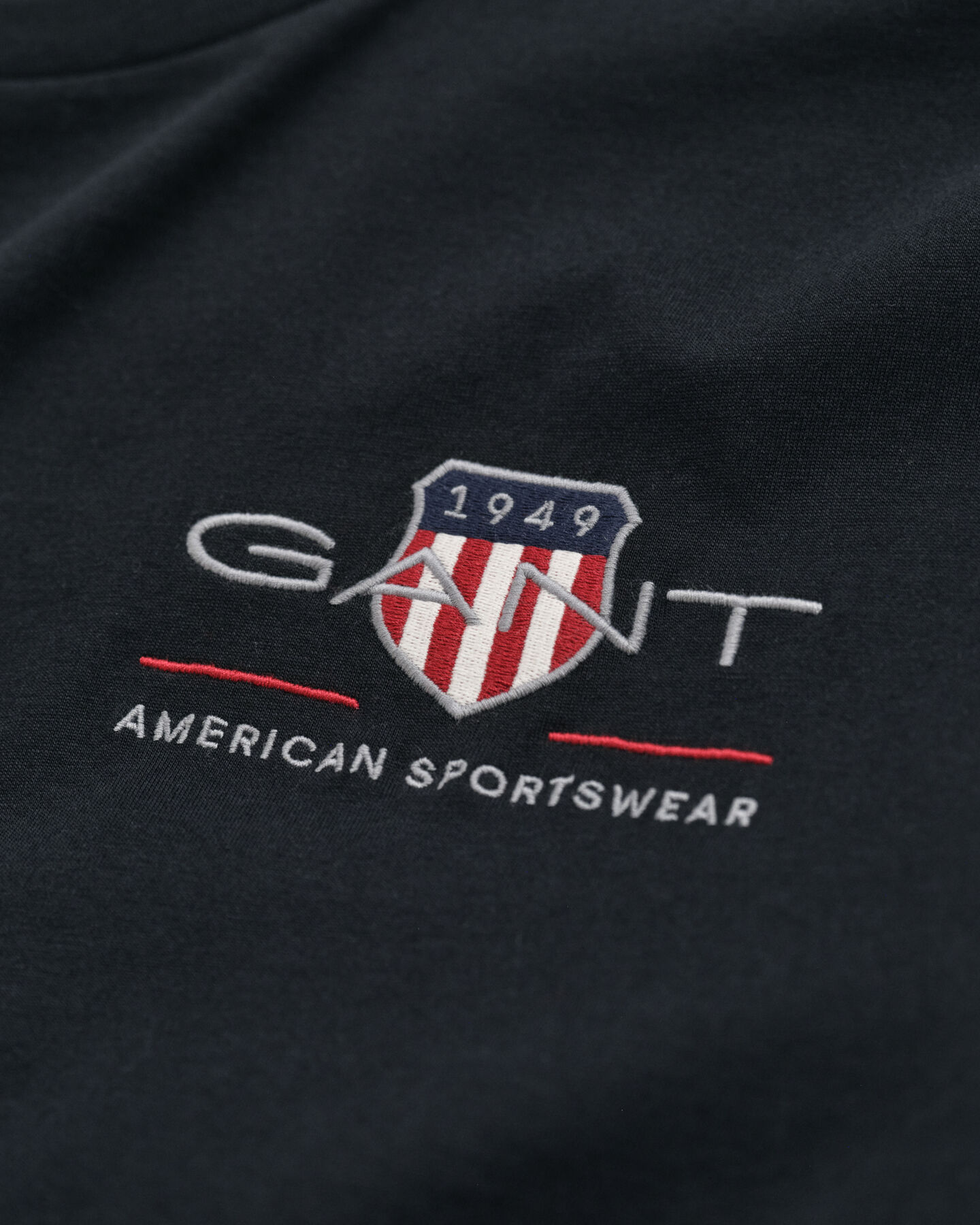 Archive Shield T-Shirt mit Stickerei