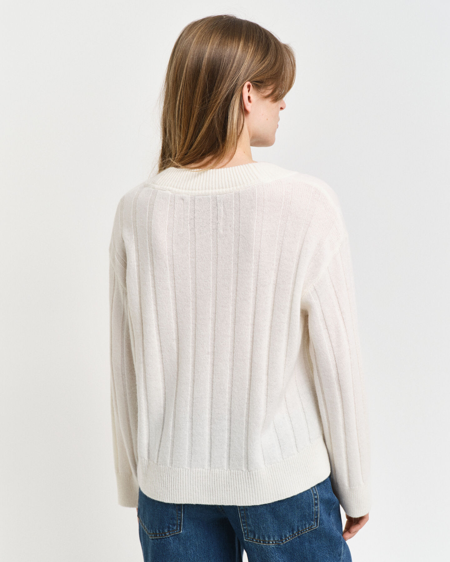 Breit gerippter V-Neck Wollpullover