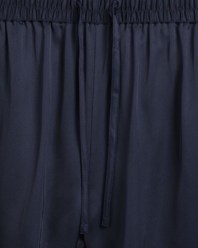 Pull-On Shorts aus Satin