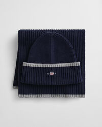 Essential Beanie und Schal im Geschenkset