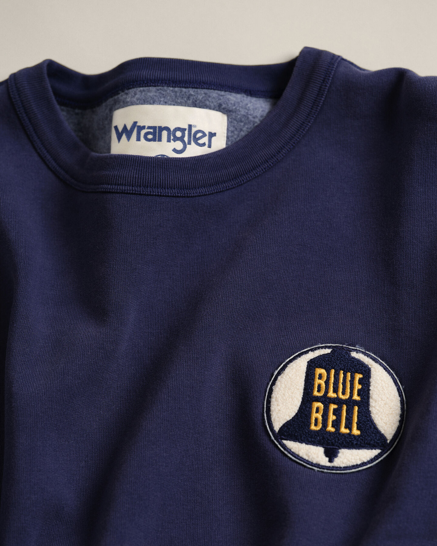 Wrangler x GANT Sweatshirt mit Badge