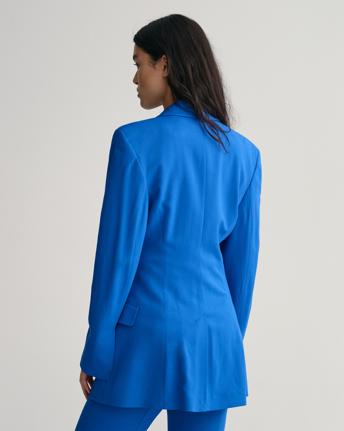 Taillierter Blazer mit breiten Schultern