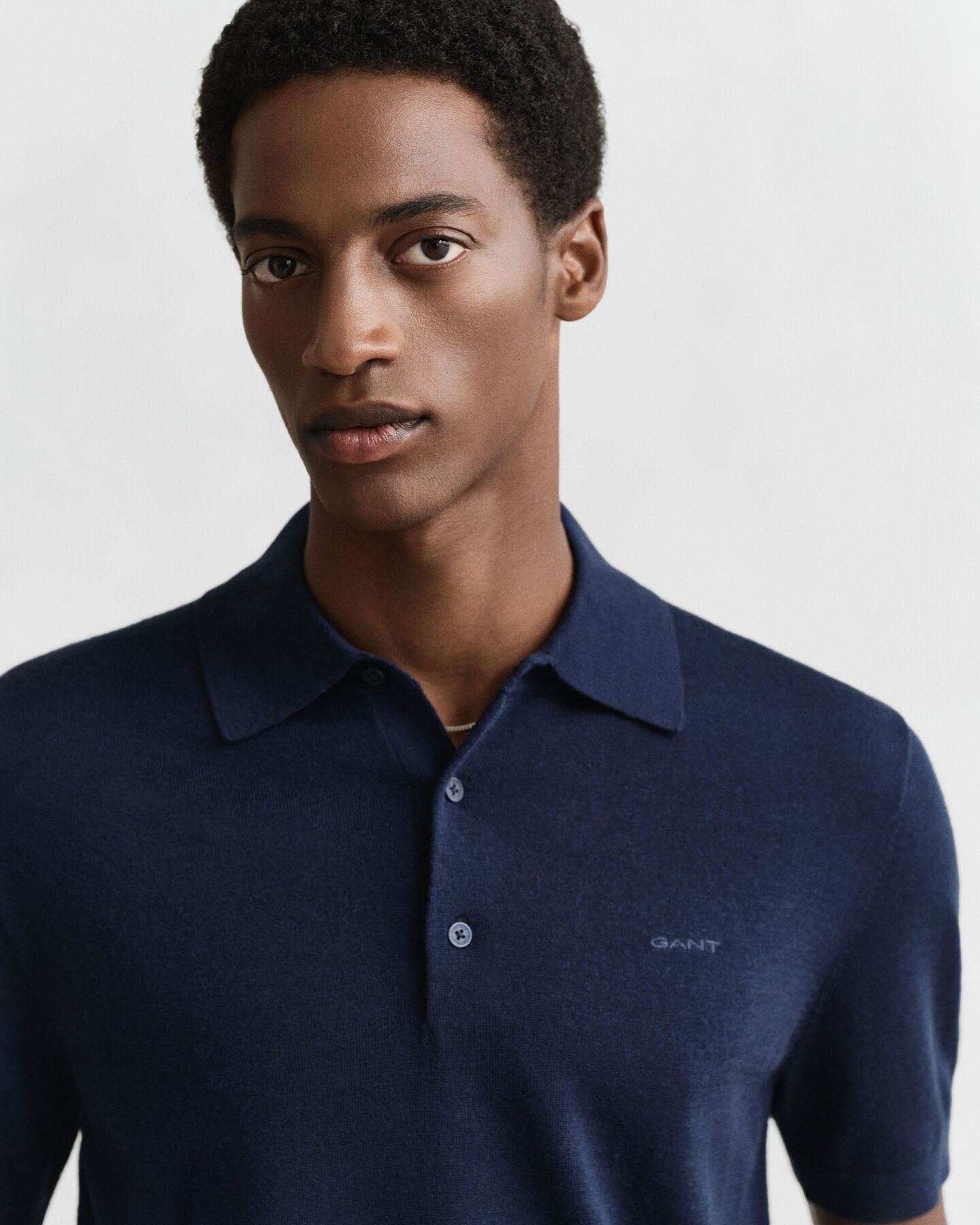 Kurz&auml;rmeliger Polopullover aus extrafeiner Merinowolle