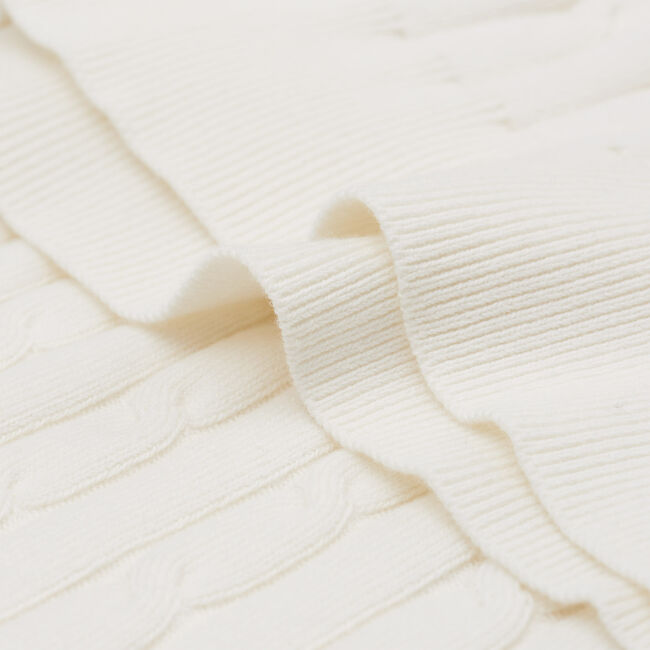 Rollkragenpullover aus Stretch-Baumwolle mit Zopfmuster