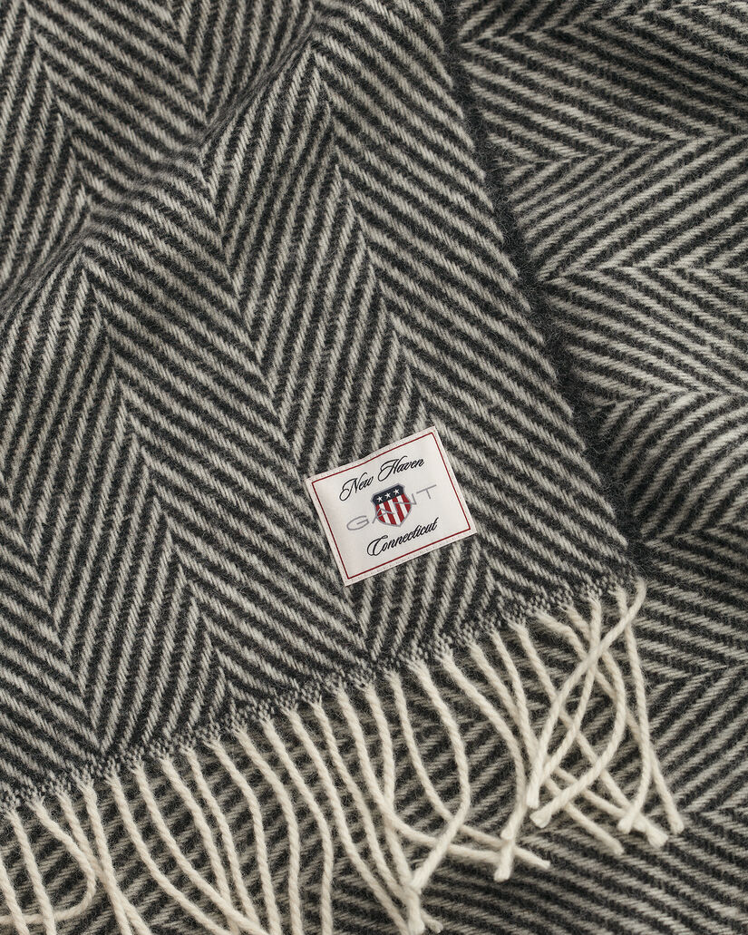 Wolldecke mit Fischgrätmuster