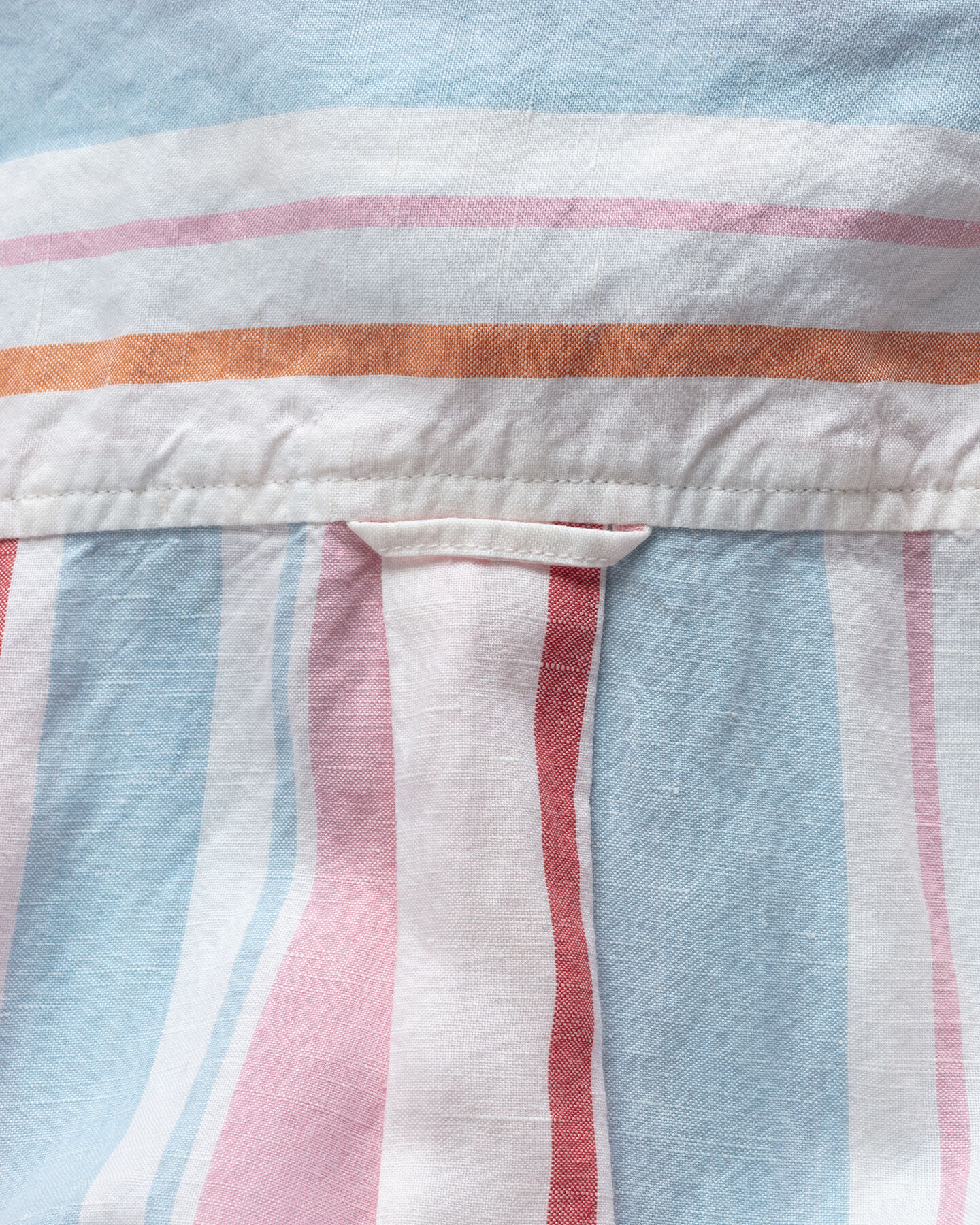 Bunt gestreiftes Hemdblusenkleid