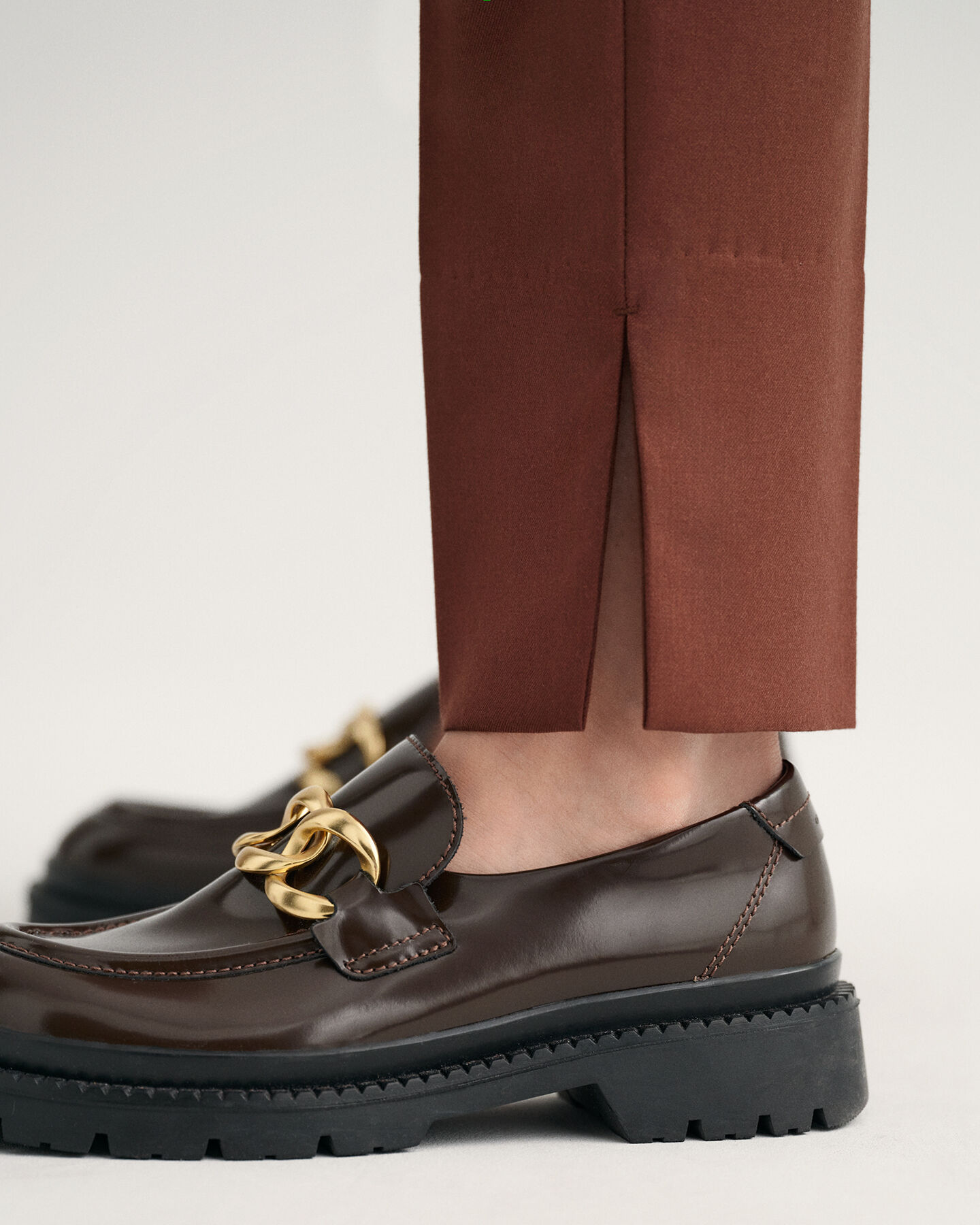 Pull-On Hose mit schmal zulaufendem Bein