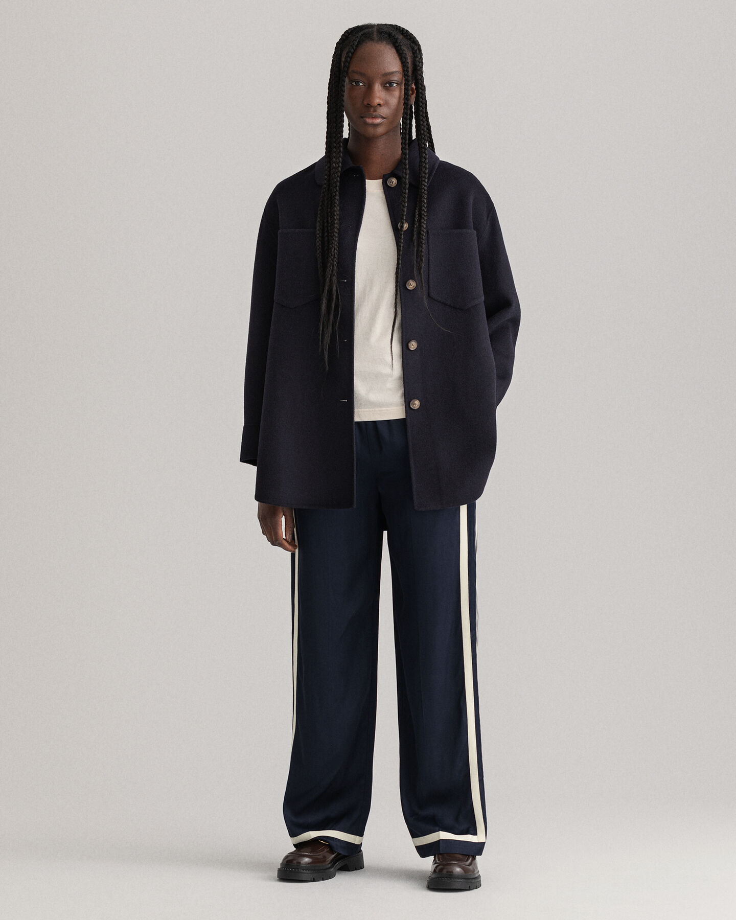 Handbestickte Hemdjacke