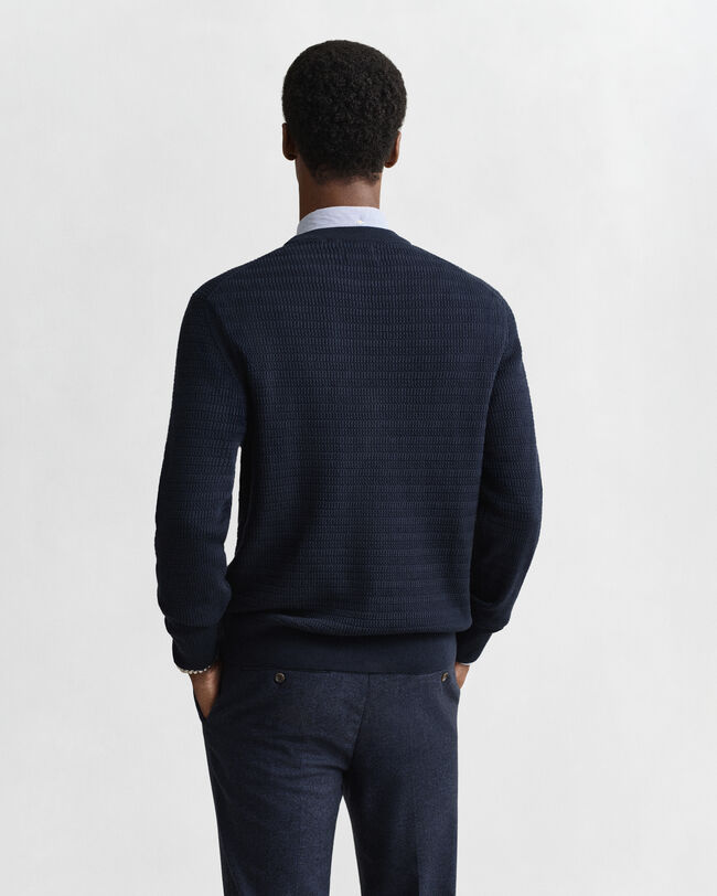 Rundhalspullover mit Mini-Zopfmuster