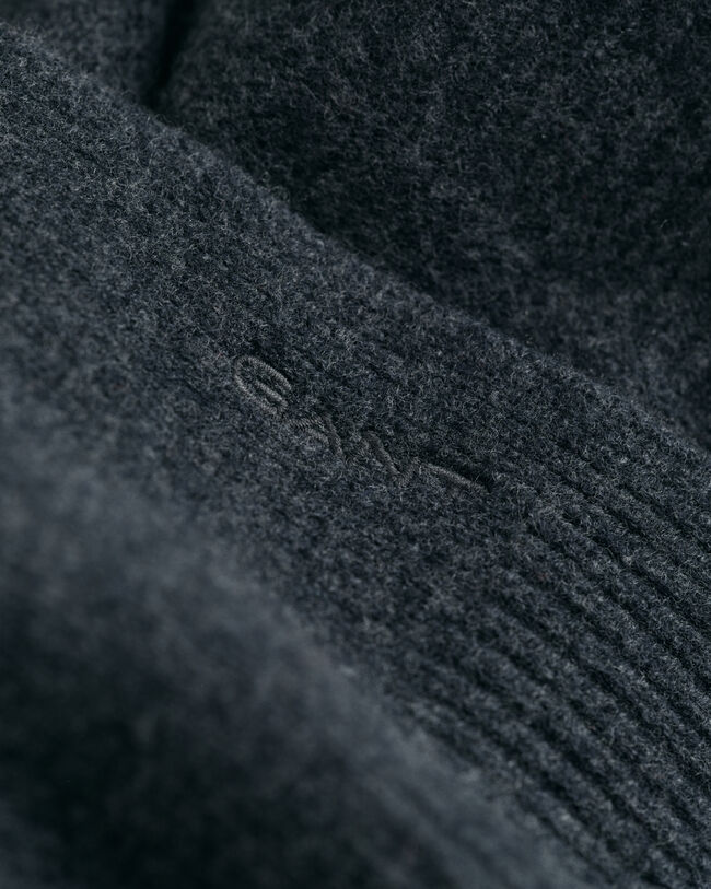 Strickschal aus Wolle