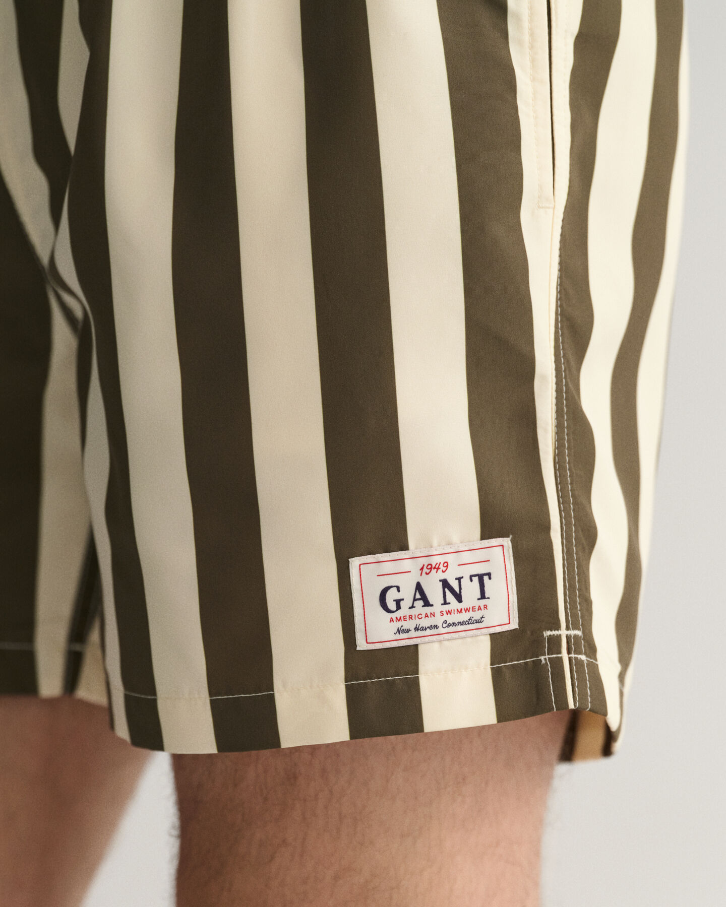 Classic Fit Badeshorts mit Blockstreifen