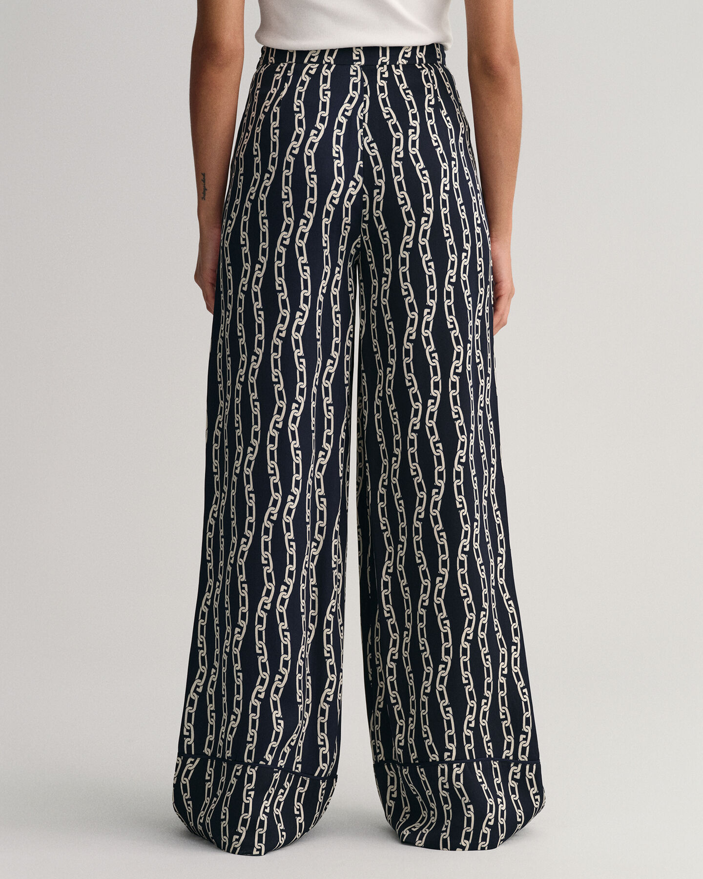 Chain Print Hose mit weitem Bein