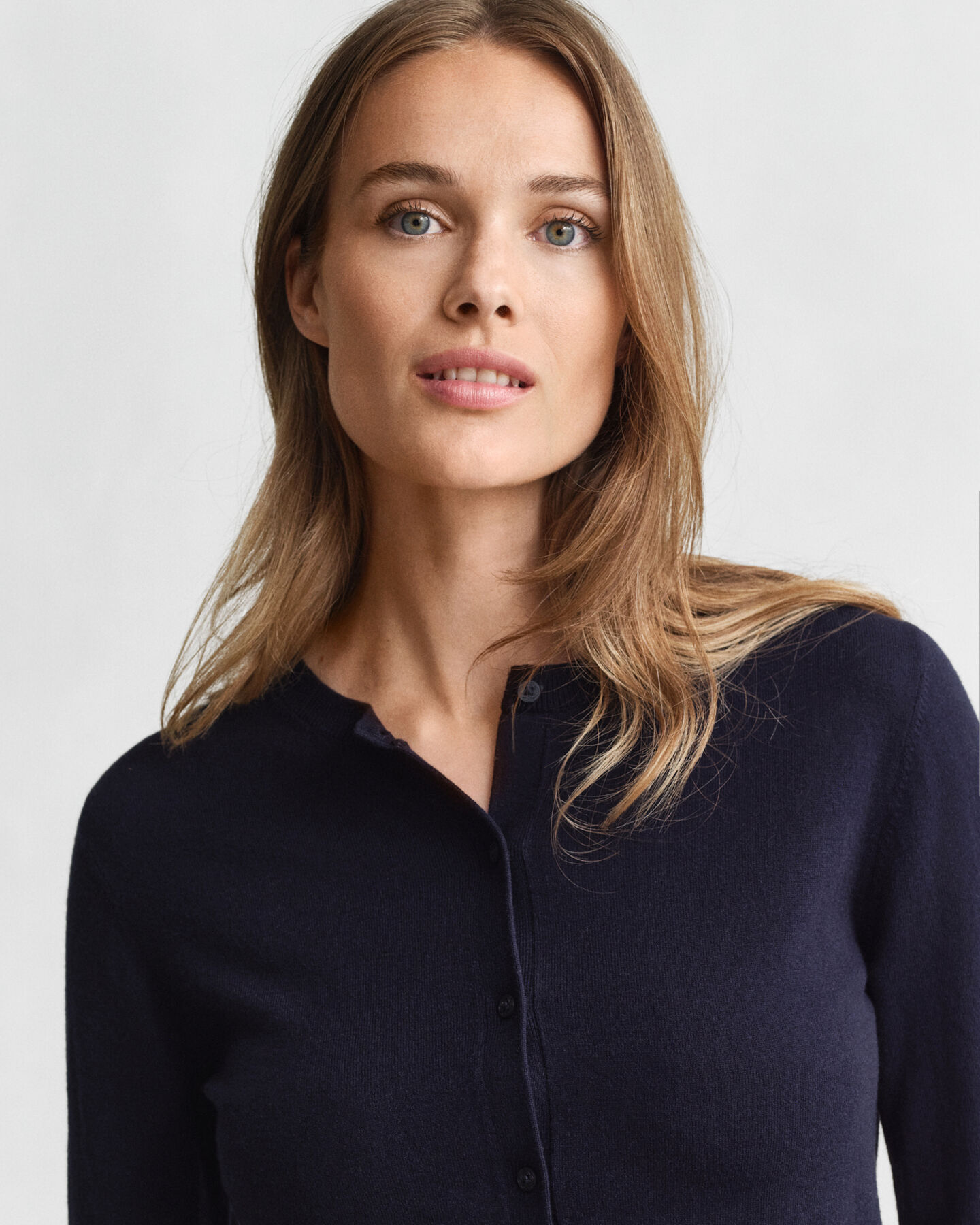 Leichte Rundhals-Strickjacke