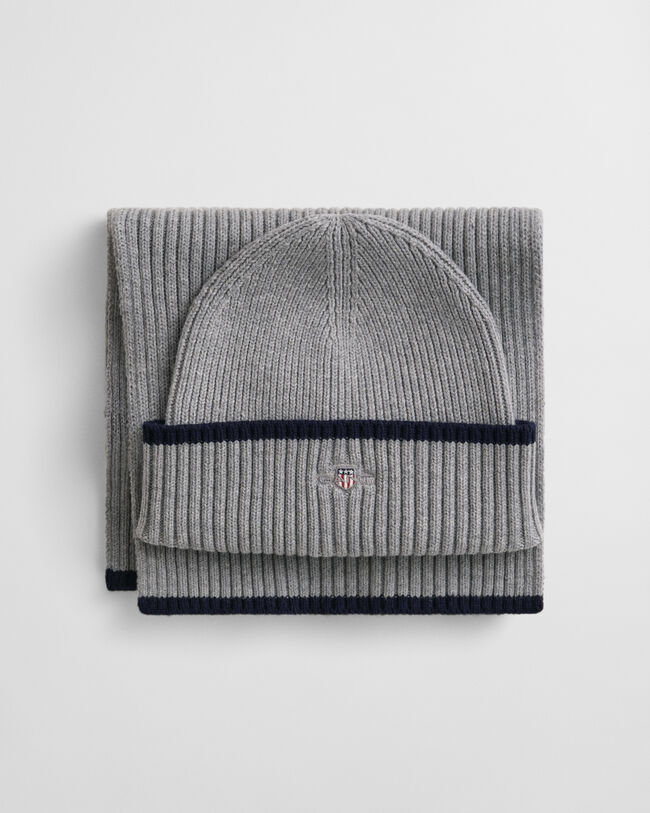 Essential Beanie und Schal im Geschenkset