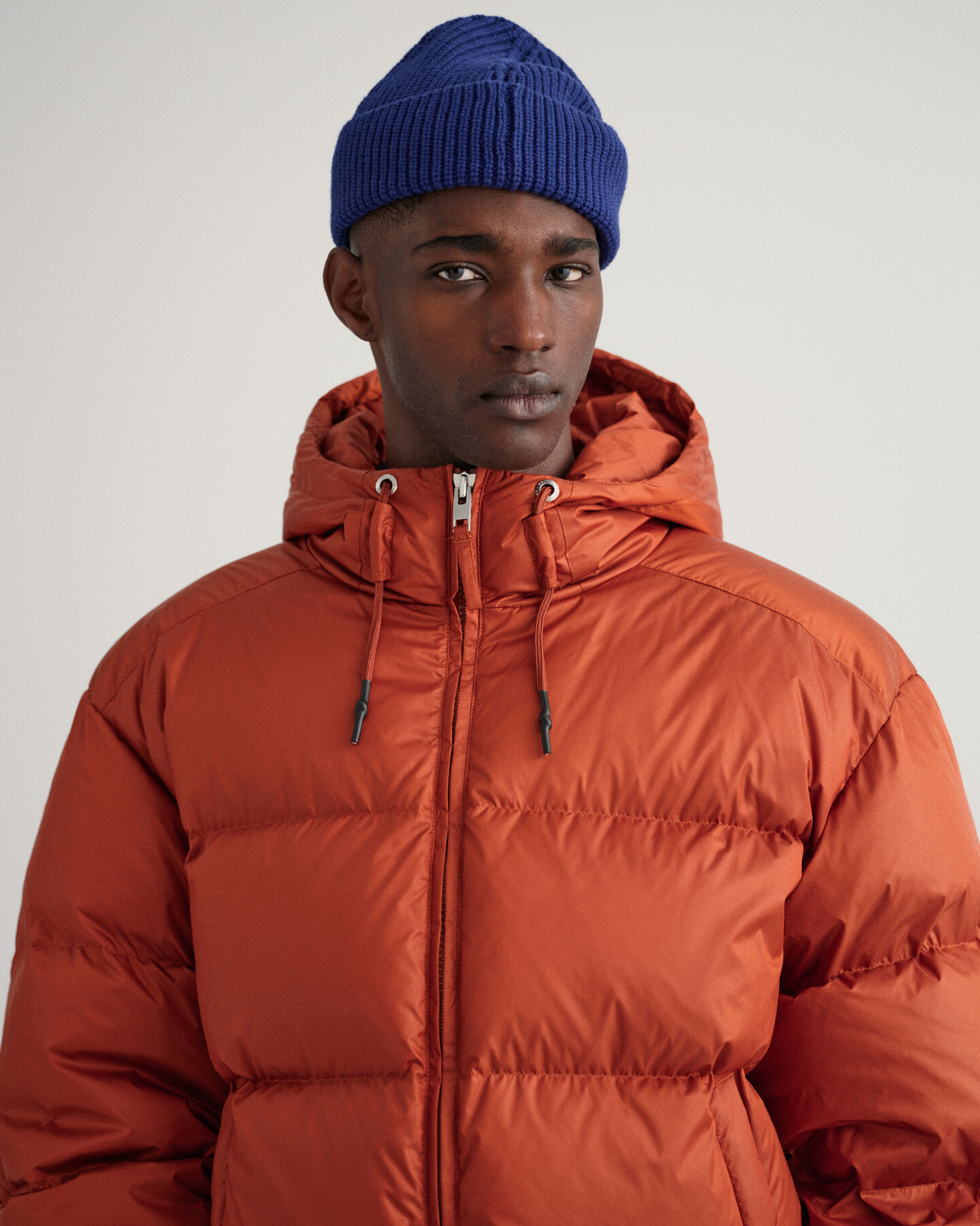 Glänzende Puffer Jacke