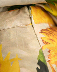 Weite Seidenhose mit Sonnenblumen-Print