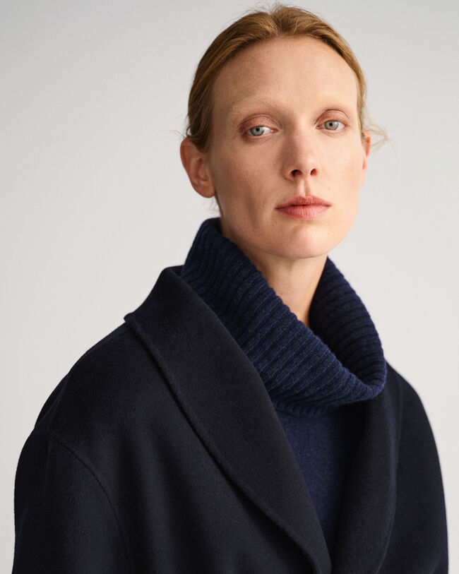 Handgenähter Blazer mit Gürtel