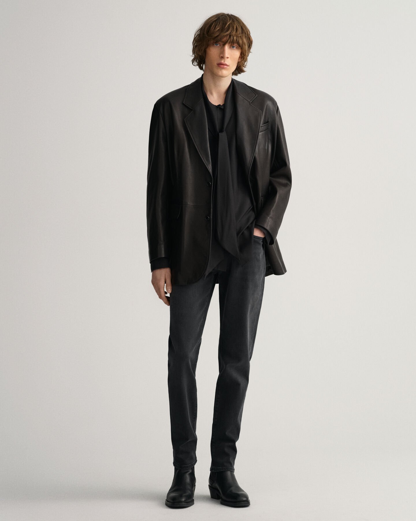 Slim Fit Einfarbiges Hemd mit Schluppe