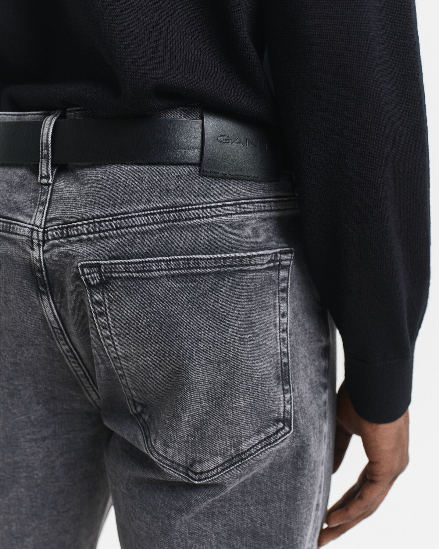 Regular Fit Jeans mit schwarzer Waschung