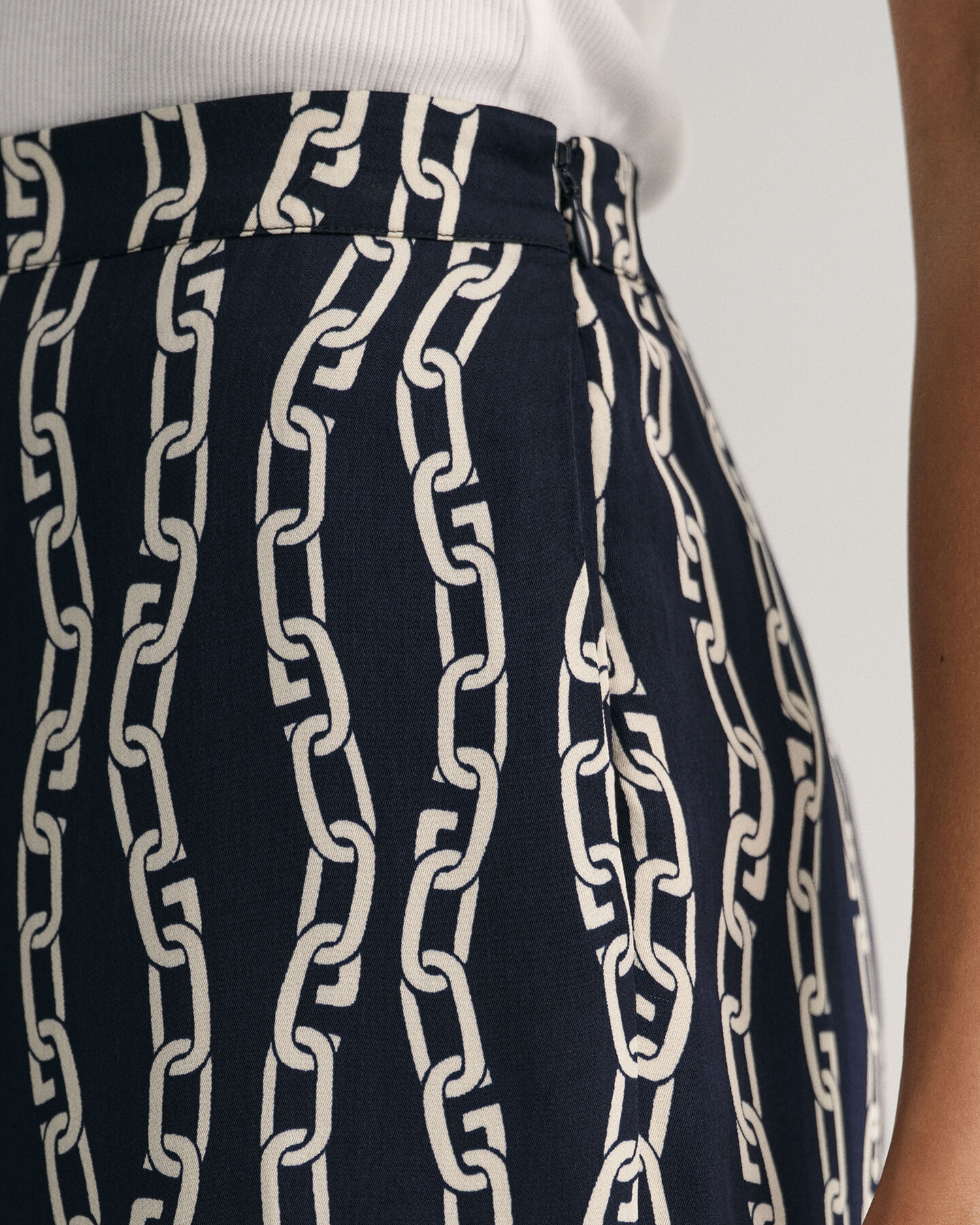 Chain Print Hose mit weitem Bein