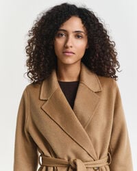 Handgenähter Mantel mit Gürtel