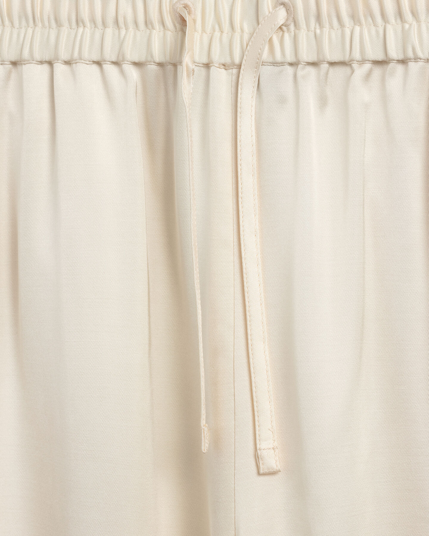 Pull-On Hose aus Satin