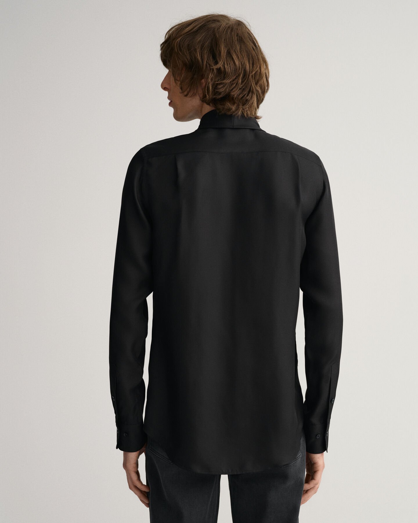 Slim Fit Einfarbiges Hemd mit Schluppe