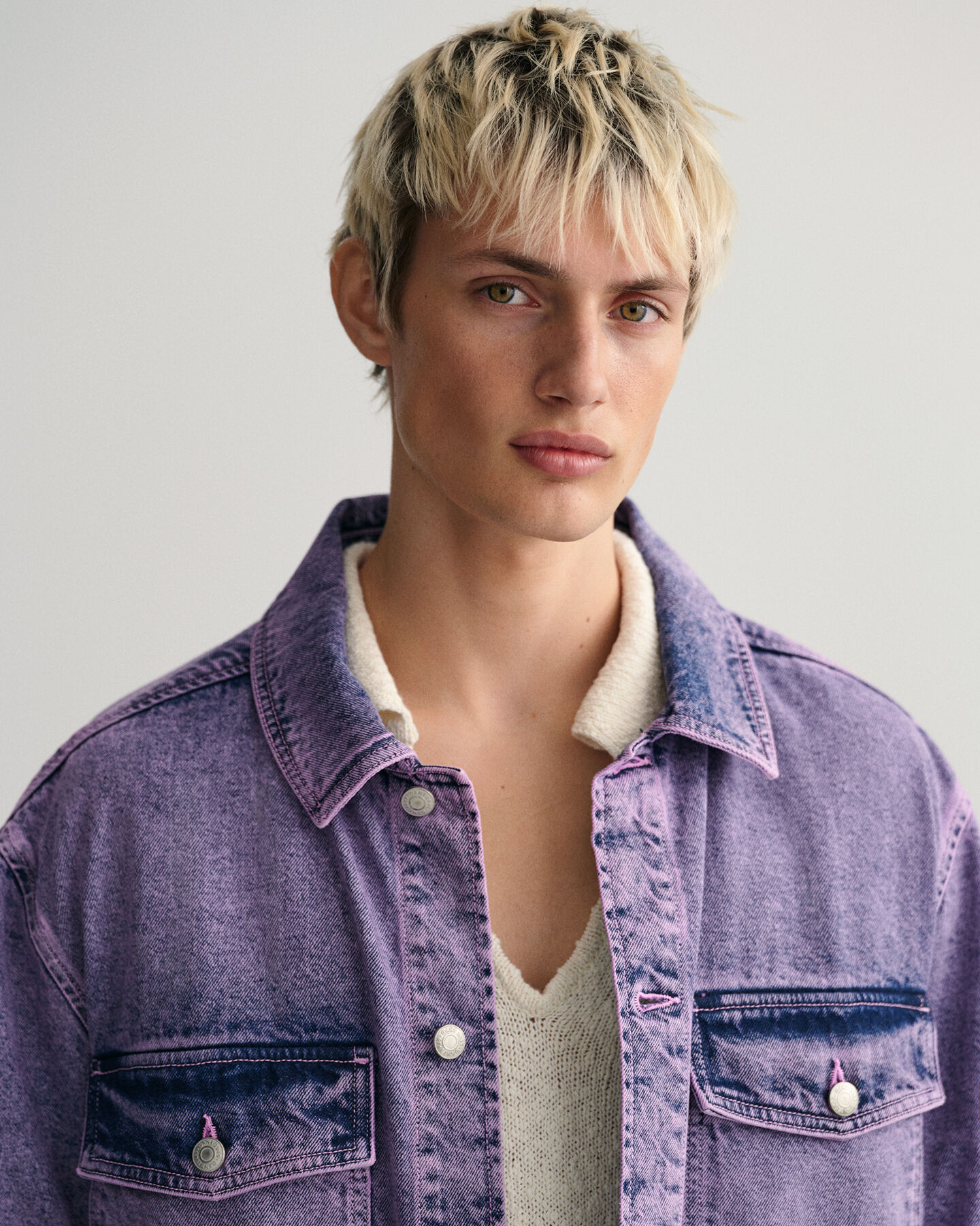 St&uuml;ckgef&auml;rbte Denim Hemdjacke