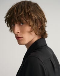 Slim Fit Einfarbiges Hemd mit Schluppe