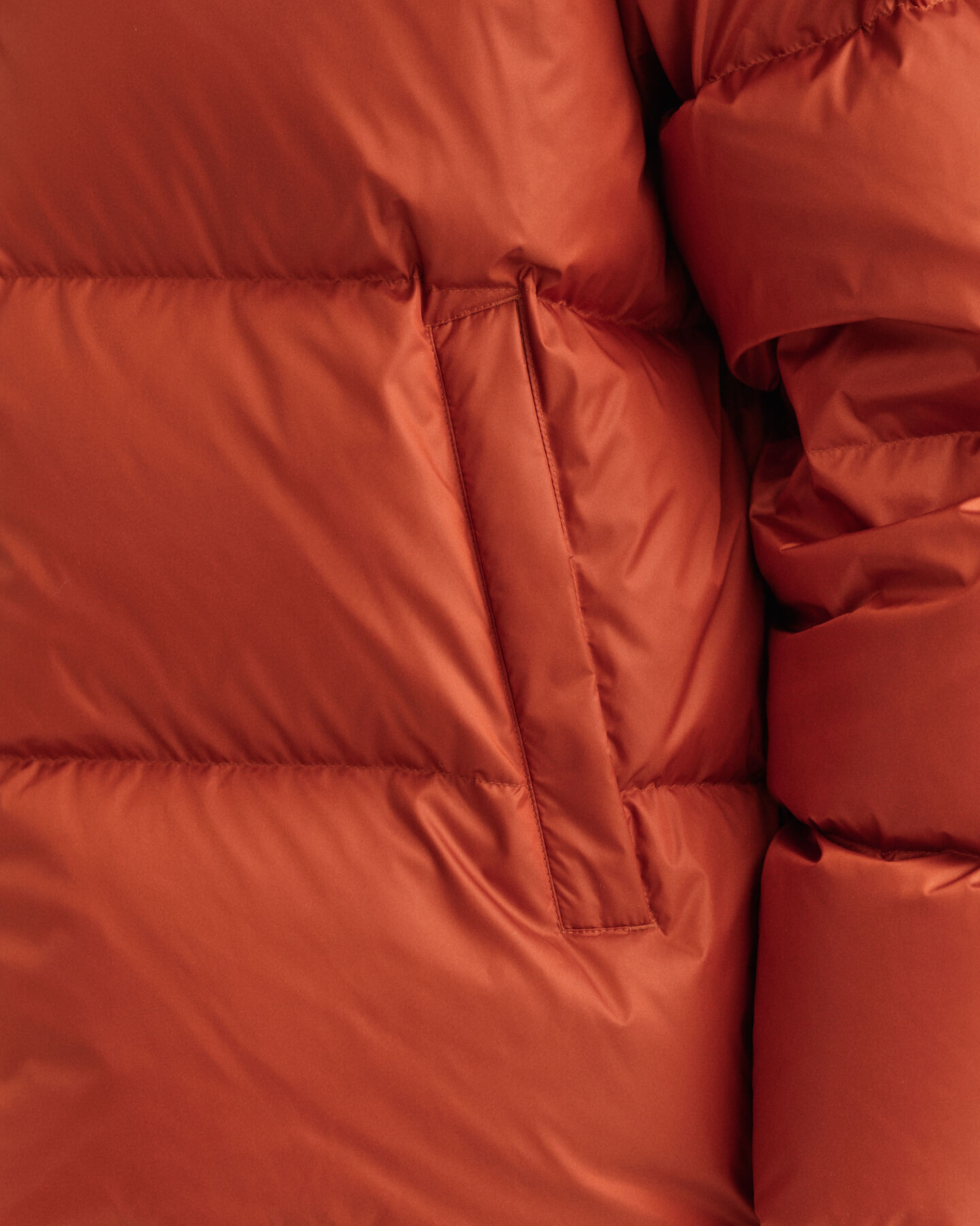 Glänzende Puffer Jacke