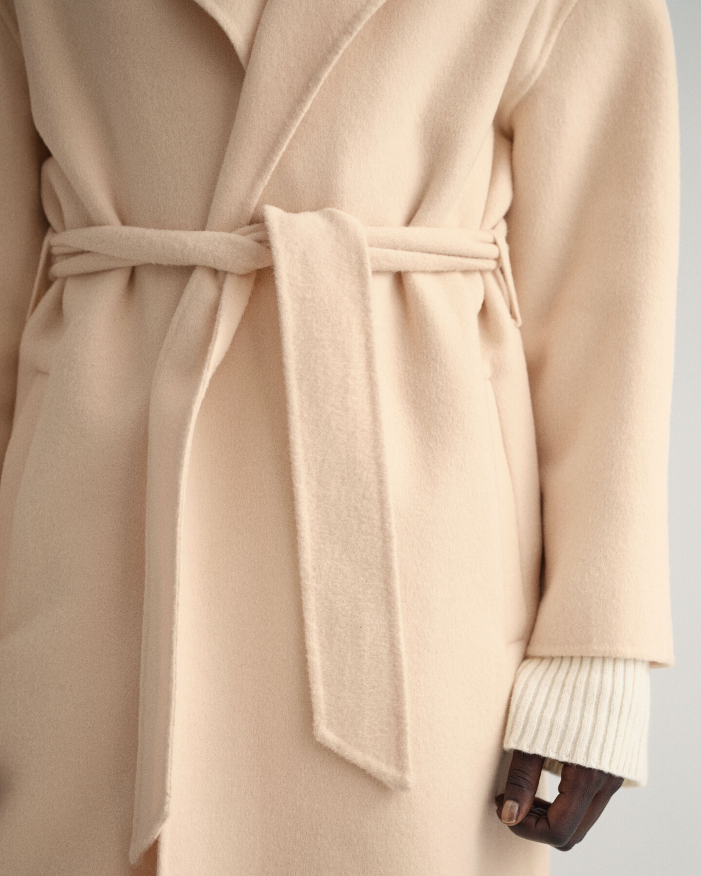 Handgenähter Mantel mit Gürtel