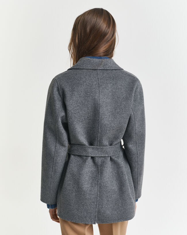 Handgenähte Jacke mit Gürtel