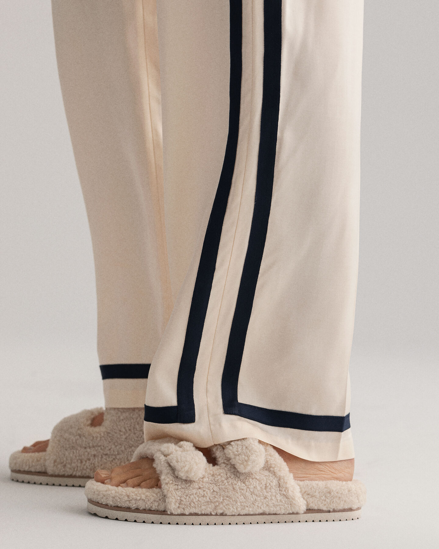 Pull-On Hose aus Satin