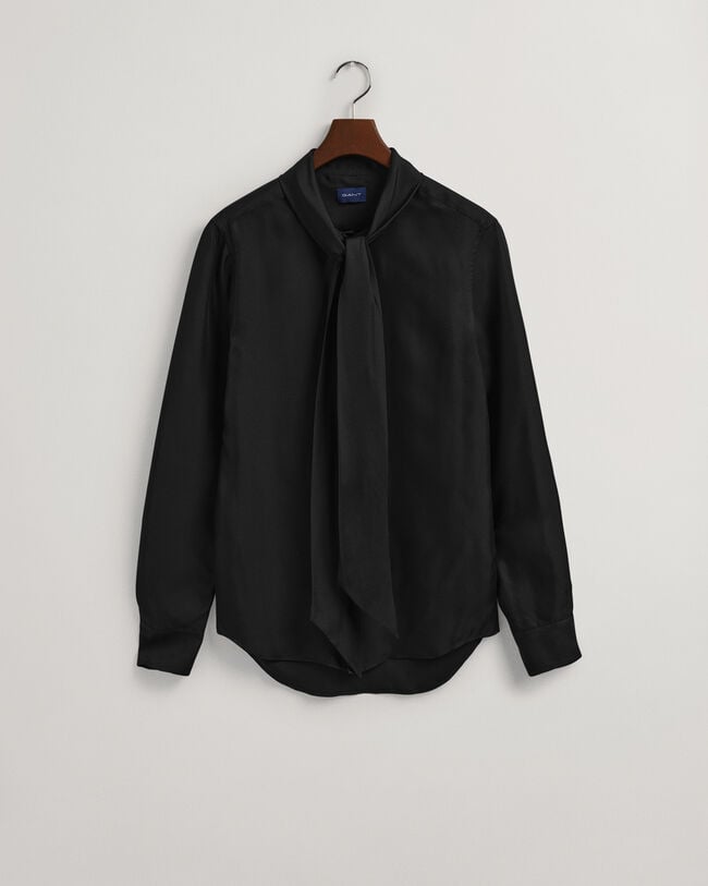 Slim Fit Einfarbiges Hemd mit Schluppe