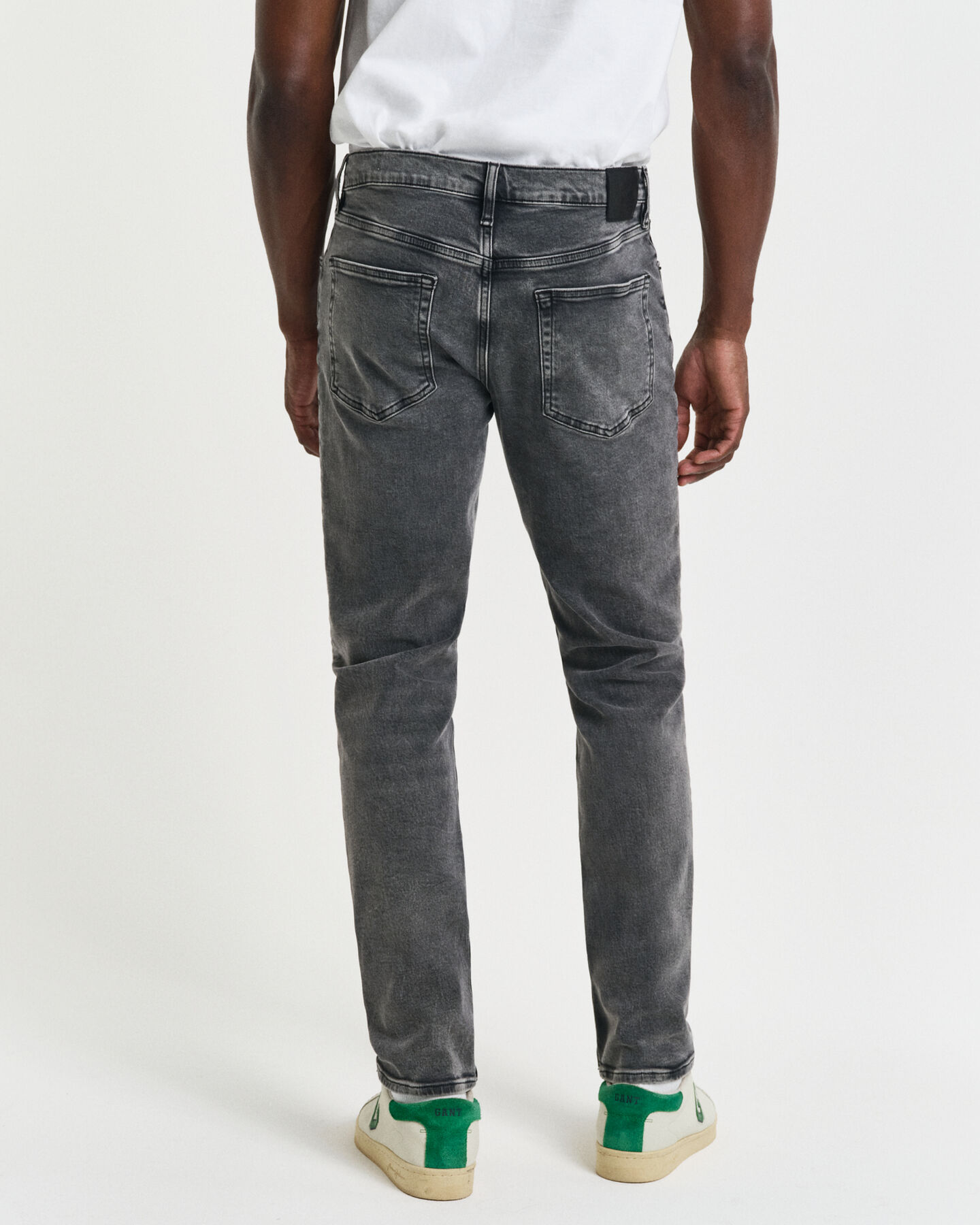 Slim Fit Jeans mit schwarzer Waschung